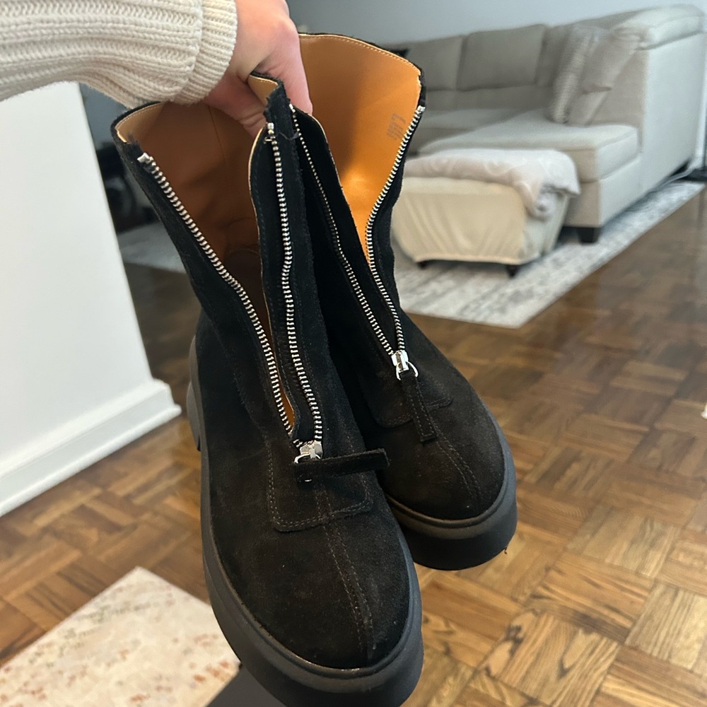 Women Black Zipper Boots - Picture 3 of 12